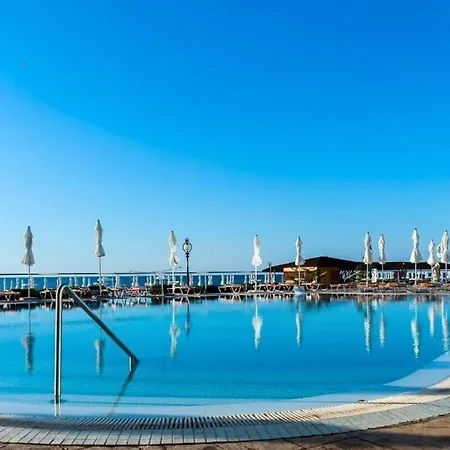 Sea Breeze - First Line Sea View Golden Sands