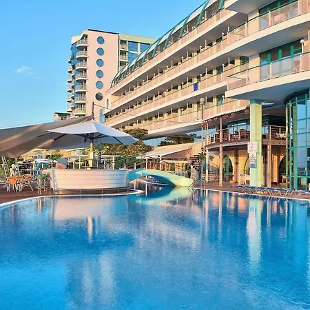 Sea Breeze - First Line Sea View Golden Sands *