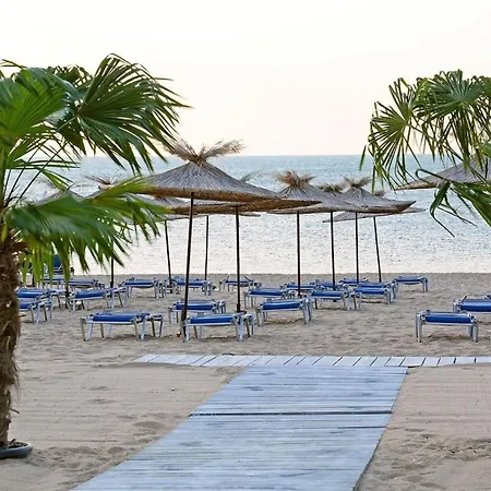 Sea Breeze - First Line Sea View Golden Sands Apartment *